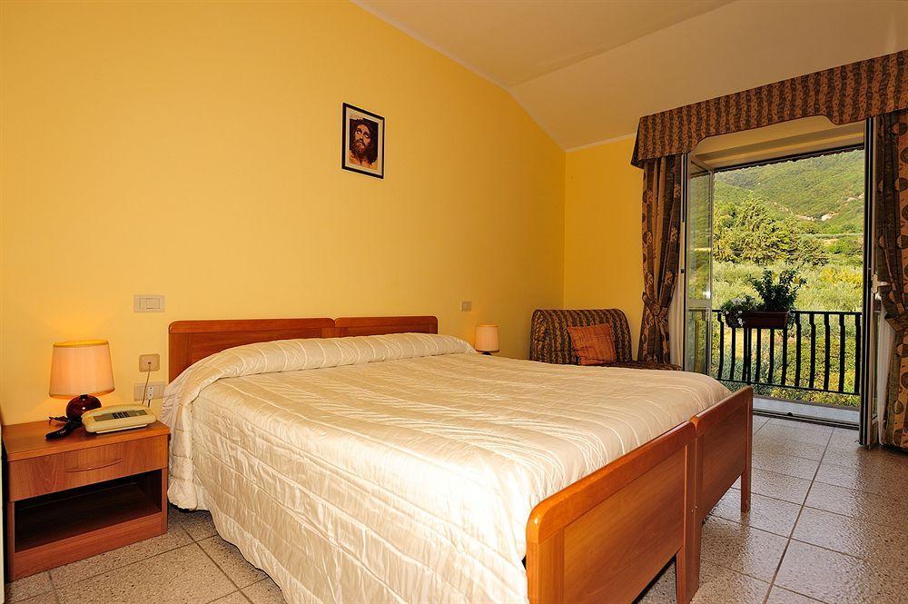 Colle Degli Olivi Snc Guest House Assisi Exterior photo