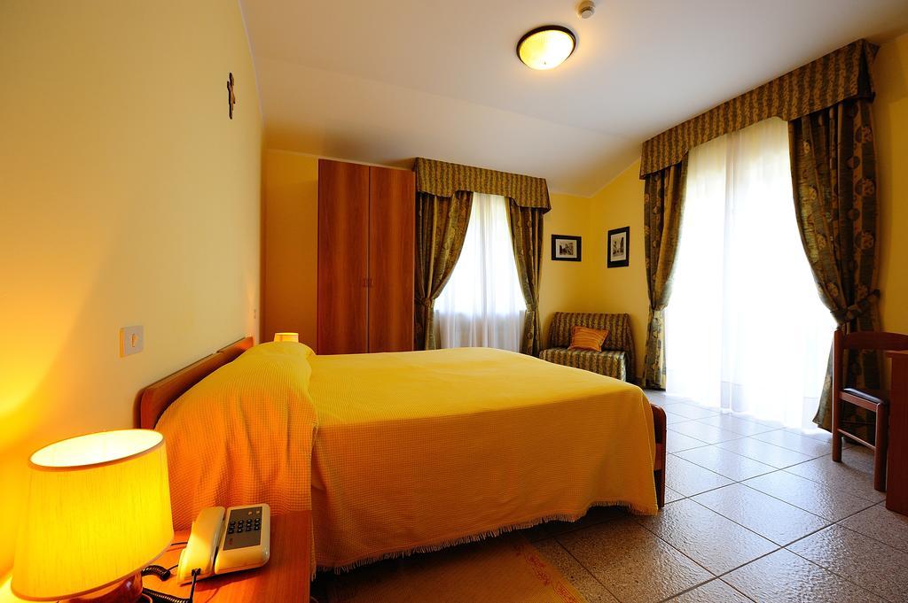 Colle Degli Olivi Snc Guest House Assisi Exterior photo
