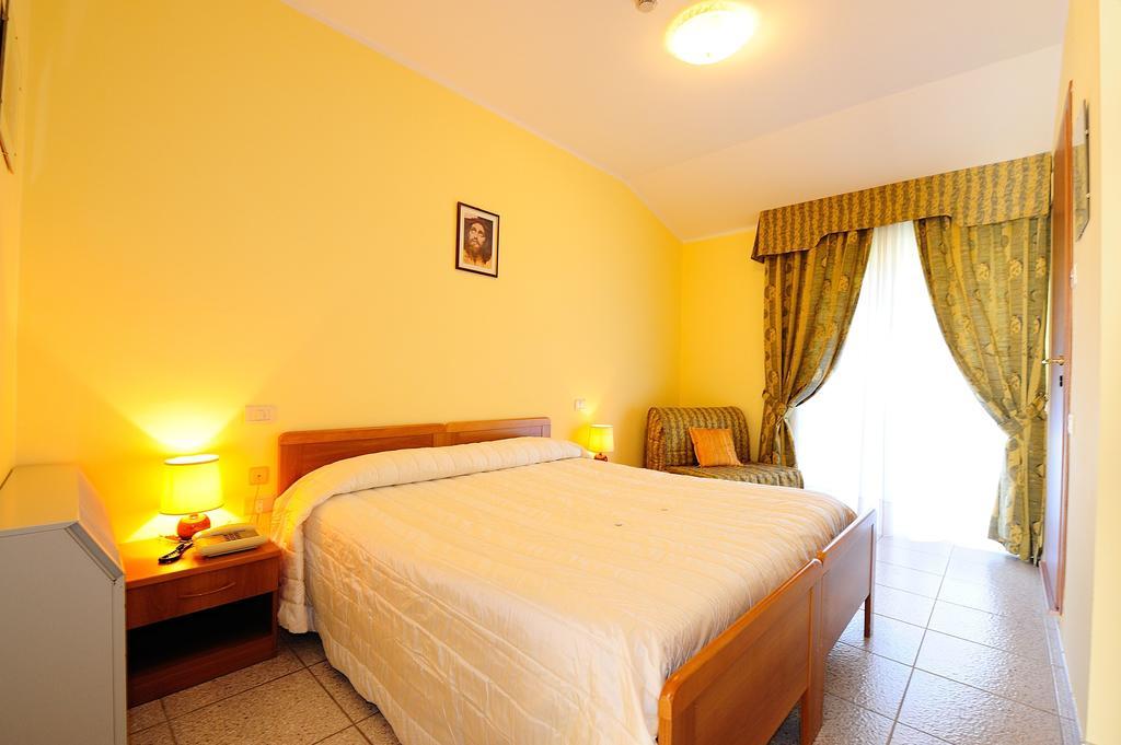 Colle Degli Olivi Snc Guest House Assisi Exterior photo