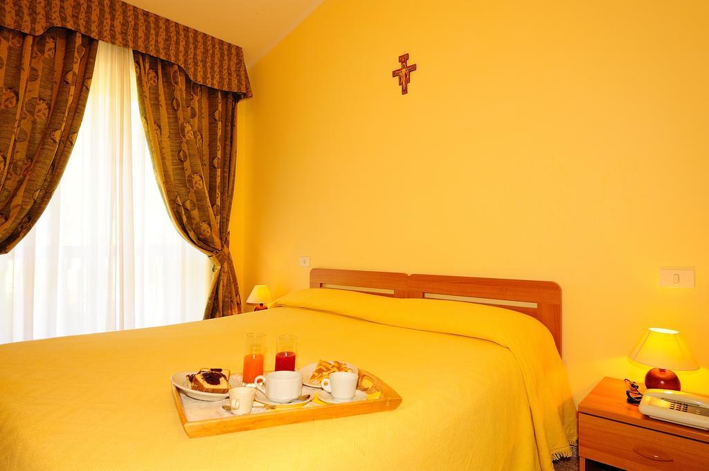 Colle Degli Olivi Snc Guest House Assisi Exterior photo
